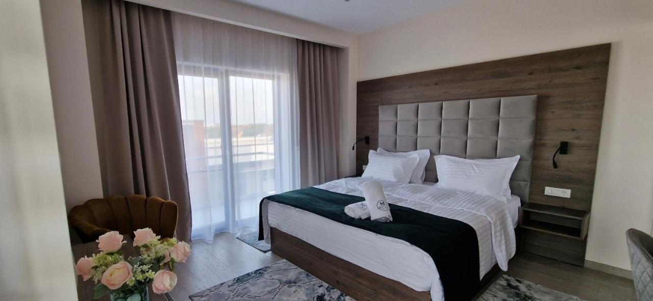 M City Aparthotel Arad Exterior foto