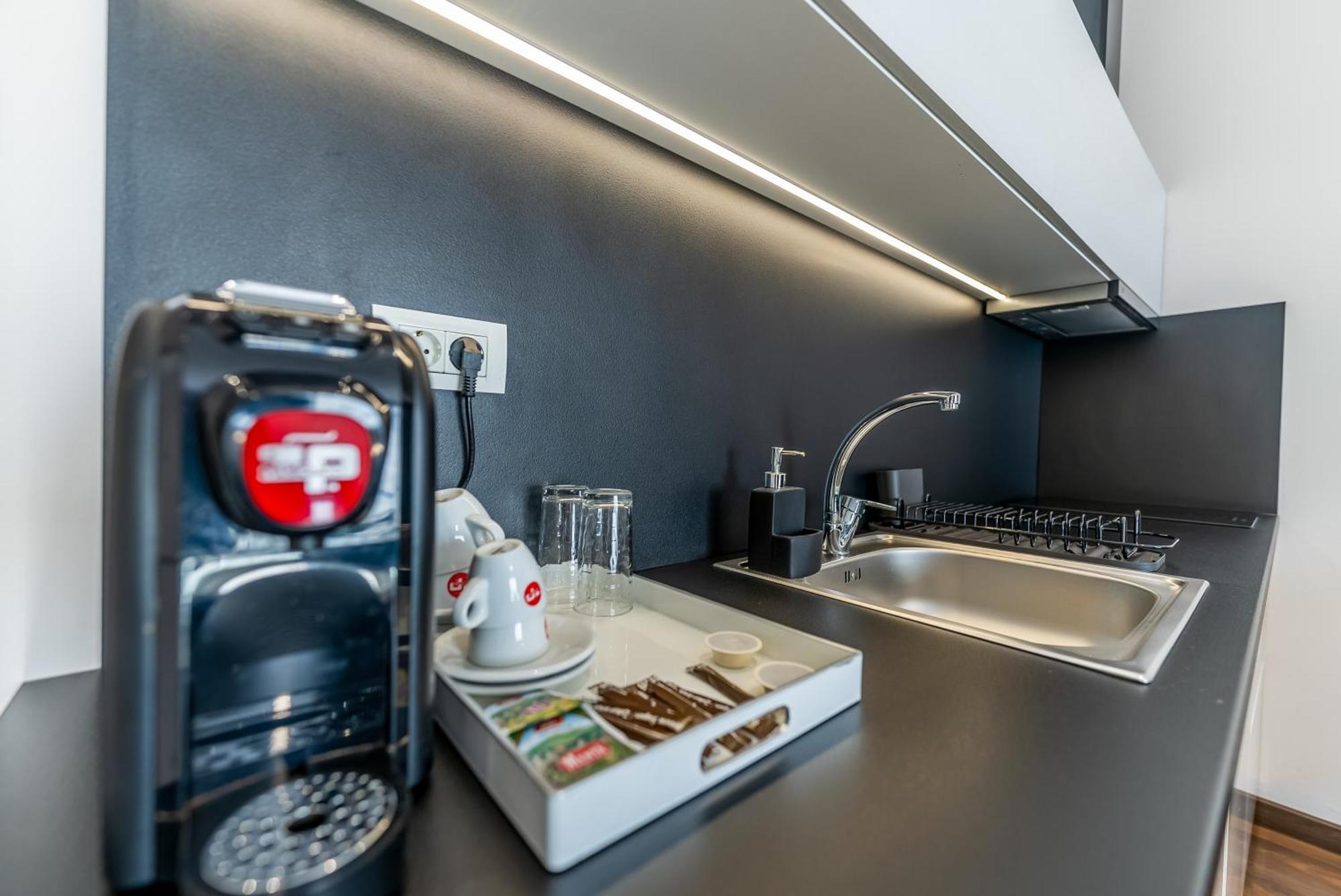 M City Aparthotel Arad Quarto foto