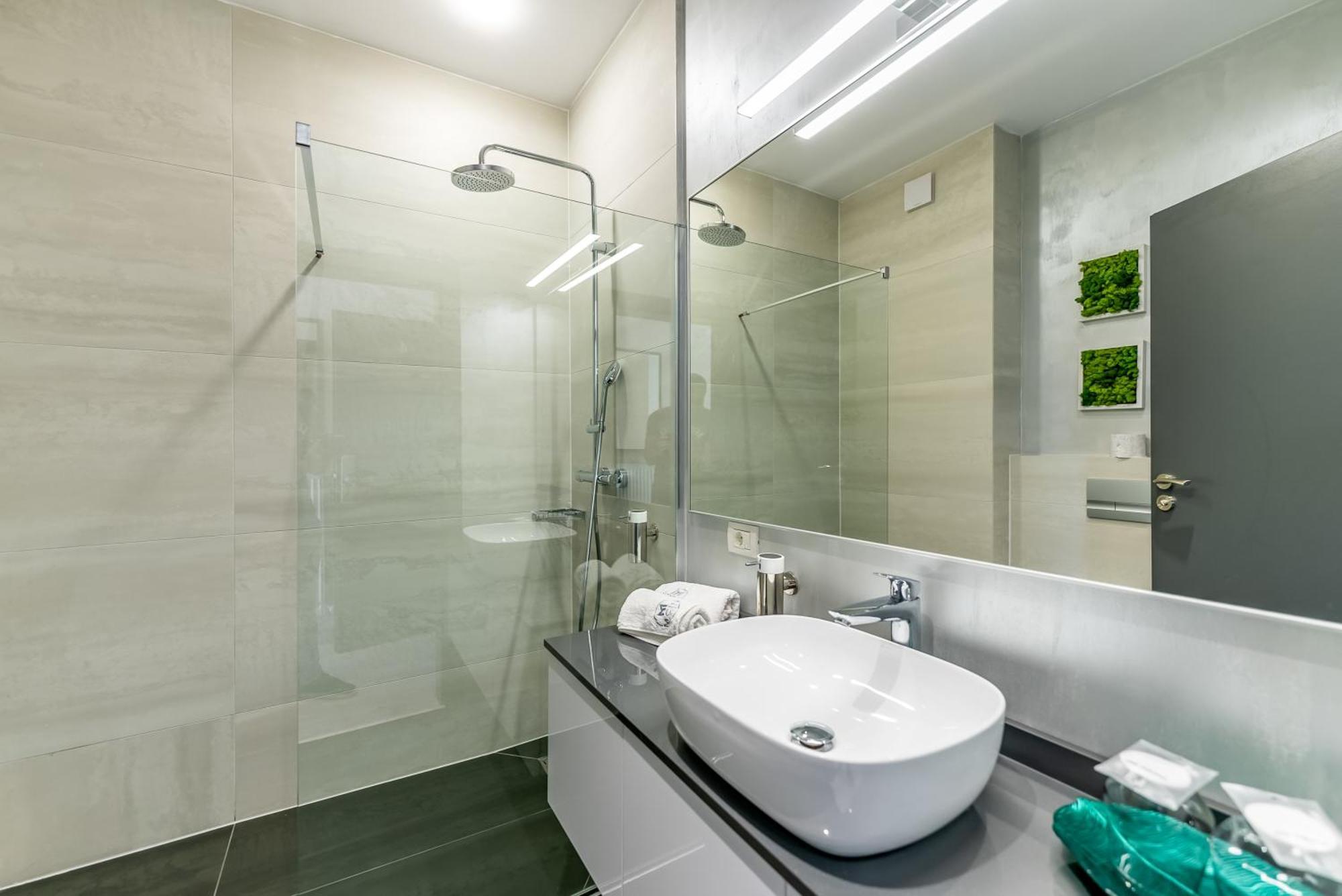 M City Aparthotel Arad Quarto foto